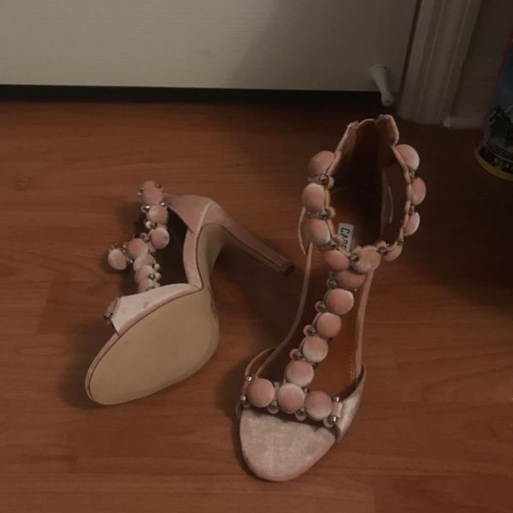 Sandals - Picture 2 of 2